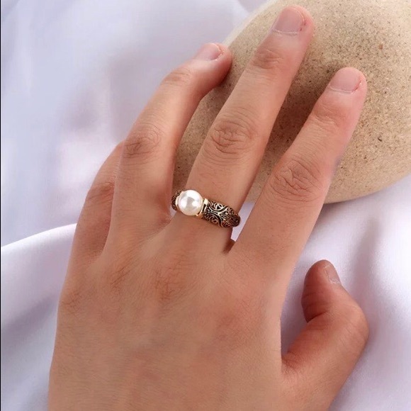 New 18K Yellow Gold Vintage Pearl Ring - Picture 2 of 5